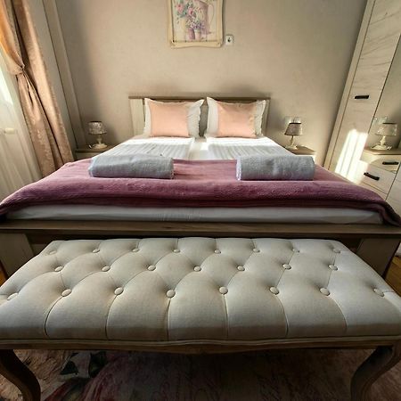 בנסקו Infinity Boutique Apartments מראה חיצוני תמונה
